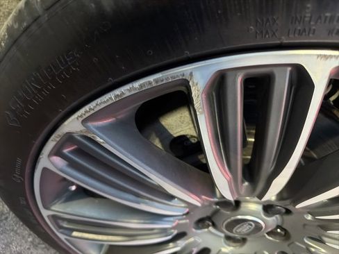 Used 2019 Land Rover Range Rover Supercharged image 11