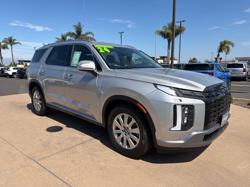 Used 2024 Hyundai Palisade SEL FWD image 3