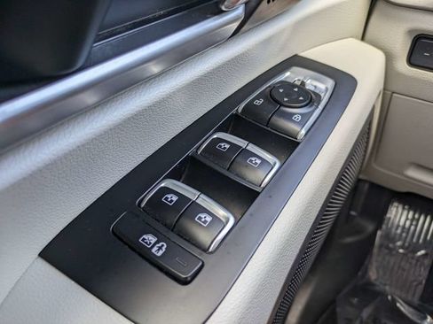 Used 2024 Kia Telluride S FWD image 22