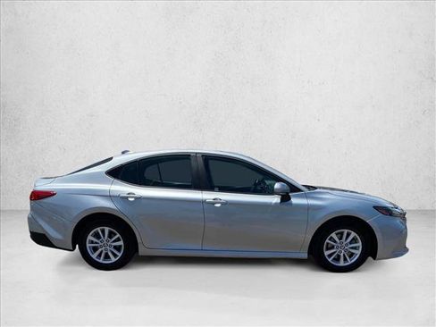 Used 2025 Toyota Camry LE FWD image 4