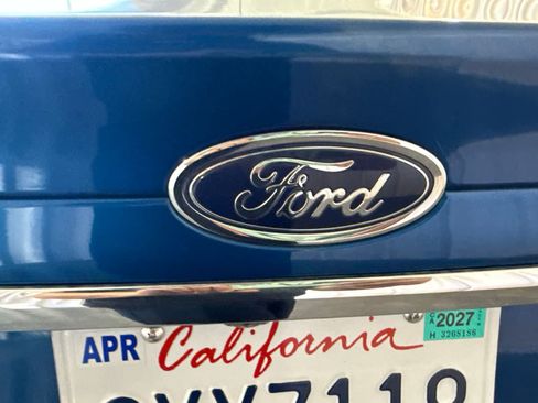 Used 2018 Ford Fusion SE w/ Fusion SE Technology Package FWD image 14