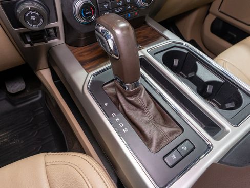 Used 2019 Ford F150 Lariat w/ Equipment Group 502A Luxury AWD/4WD image 31