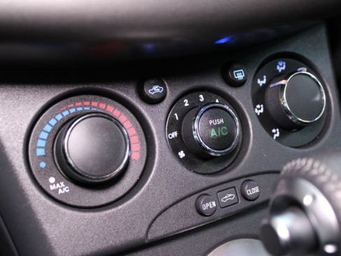 Used 2009 Mitsubishi Eclipse GS image 11