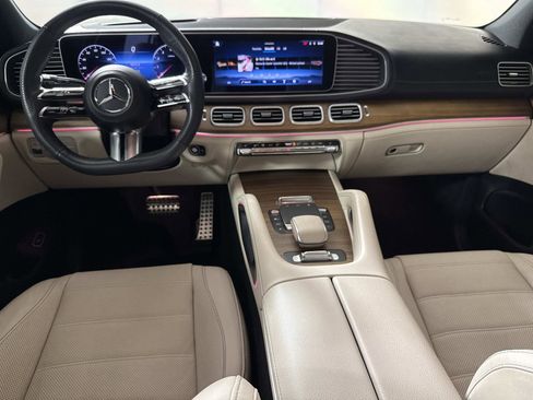 Used 2024 Mercedes-Benz GLS 450 4MATIC image 16