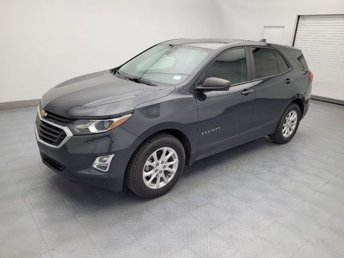 Used 2020 Chevrolet Equinox LS w/ LS Convenience Package image 2