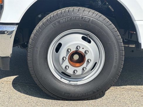 New 2025 Ford F350 XL w/ XL Chrome Package image 30