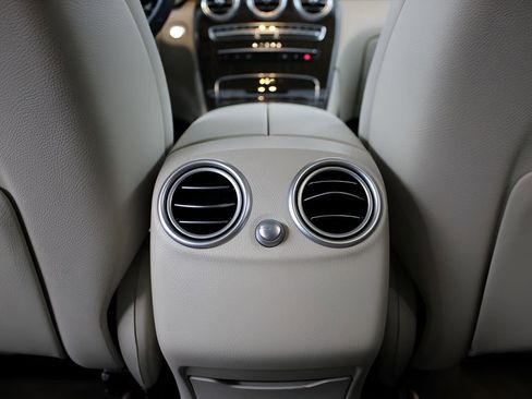 Used 2022 Mercedes-Benz GLC 300 image 30