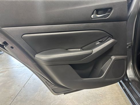 Used 2020 Nissan Altima 2.0 Platinum image 6