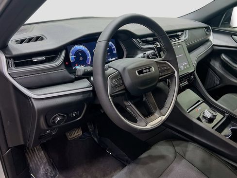 New 2025 Jeep Grand Cherokee Laredo image 20