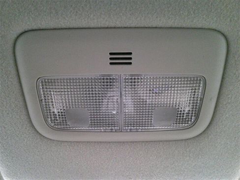 Used 2013 Toyota Corolla LE image 15