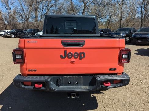 Used 2023 Jeep Gladiator Rubicon AWD/4WD image 10