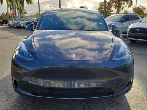 Used 2024 Tesla Model Y Long Range image 3