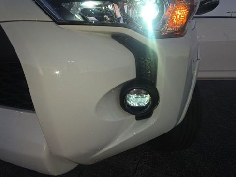 Used 2022 Toyota 4Runner SR5 Premium w/ Moonroof Package image 27