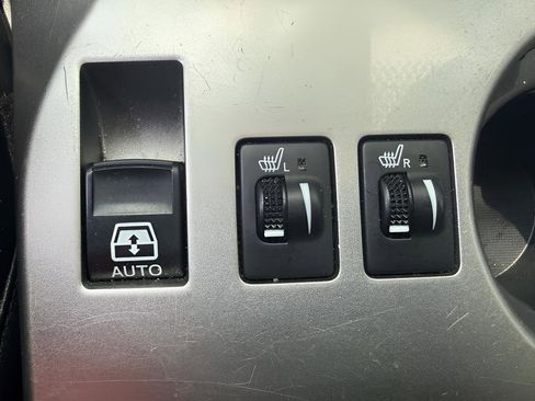 Used 2013 Toyota 4Runner Limited AWD/4WD image 30