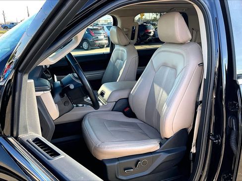 Used 2024 Ford Expedition Max Limited image 8