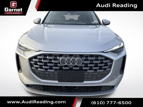 Used 2025 Audi Q5 Premium w/ Convenience Package image 8
