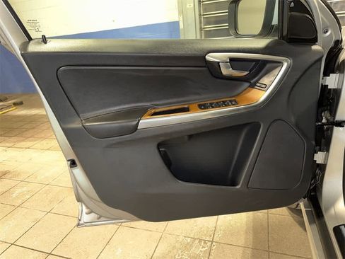 Used 2017 Volvo XC60 T5 Inscription w/ Advanced Package image 30