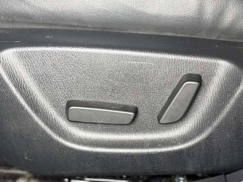 Used 2018 MAZDA MAZDA3 Touring image 26