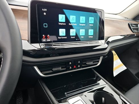 New 2026 Volkswagen Atlas SE FWD image 11