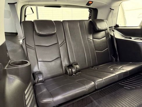 Used 2018 Cadillac Escalade Premium Luxury image 27