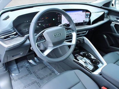Certified 2025 Audi Q5 Premium w/ Convenience Package AWD/4WD image 17