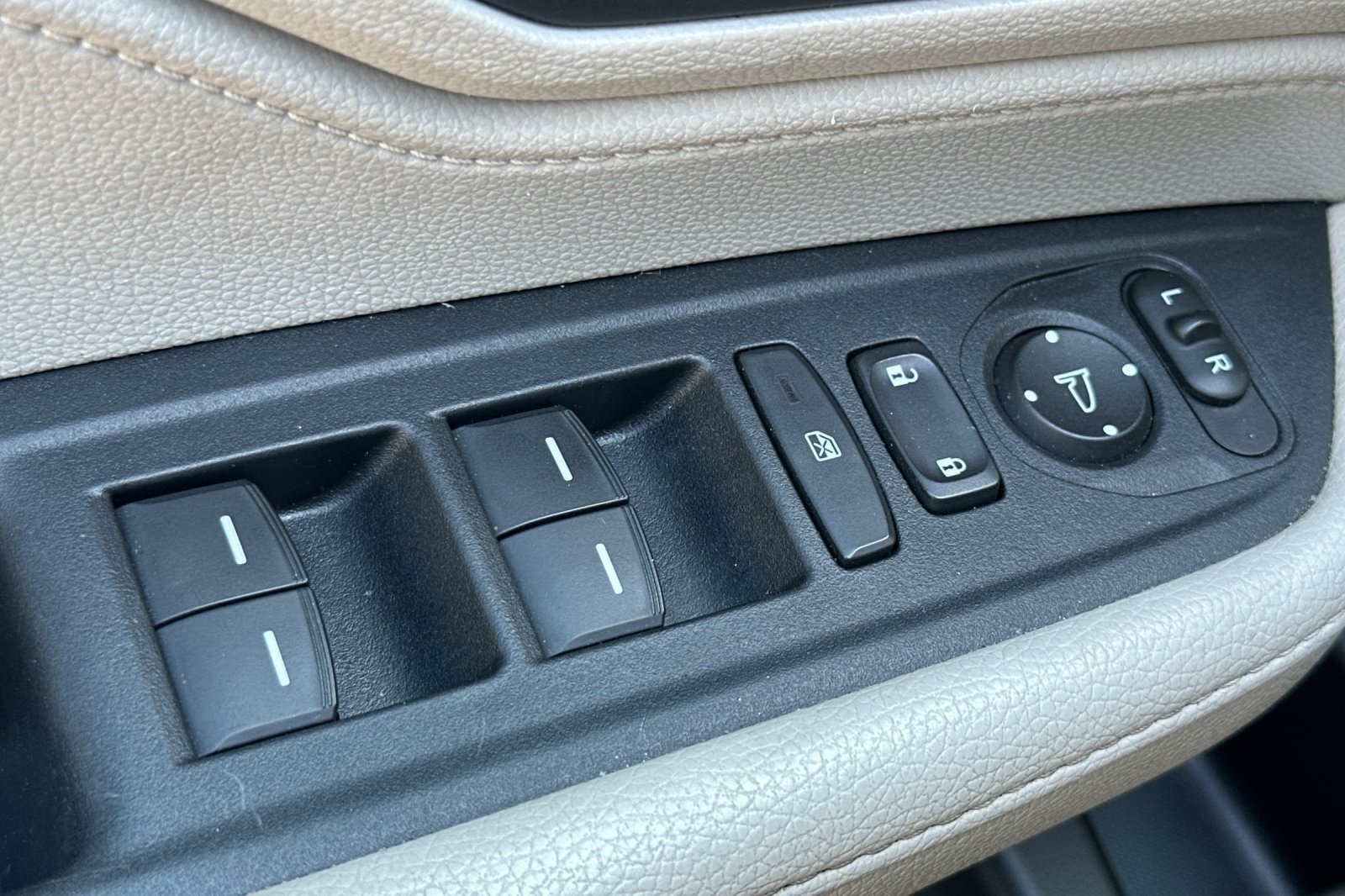 Used 2025 Honda Odyssey EX-L image 12