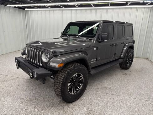 Used 2021 Jeep Wrangler Unlimited Sahara AWD/4WD image 3