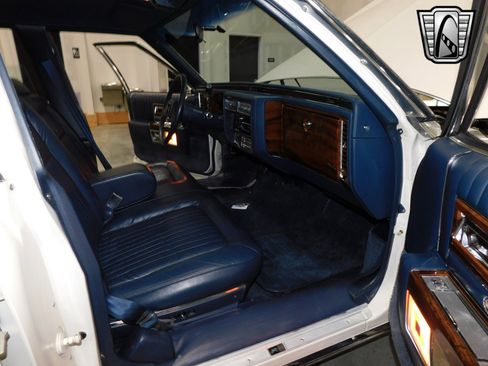 Used 1988 Cadillac Brougham image 7
