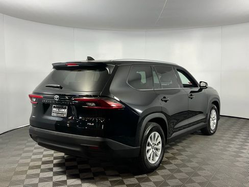 Used 2025 Toyota Grand Highlander AWD image 7