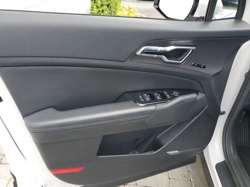 Used 2023 Kia Sportage SX FWD image 9