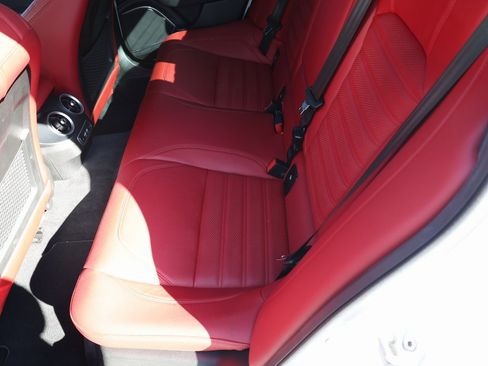 Used 2022 Alfa Romeo Giulia Veloce image 17