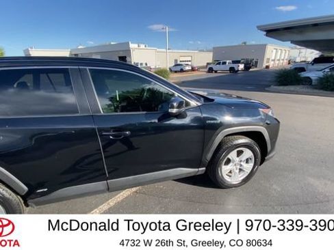 Used 2021 Toyota RAV4 XLE w/ Convenience Package AWD/4WD image 9