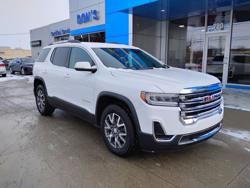 Used 2022 GMC Acadia SLE w/ Driver Convenience Package image 3