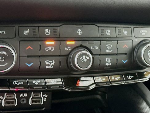 Certified 2025 Dodge Durango GT AWD/4WD image 31
