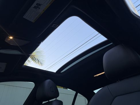 Used 2018 BMW 530e RWD image 17