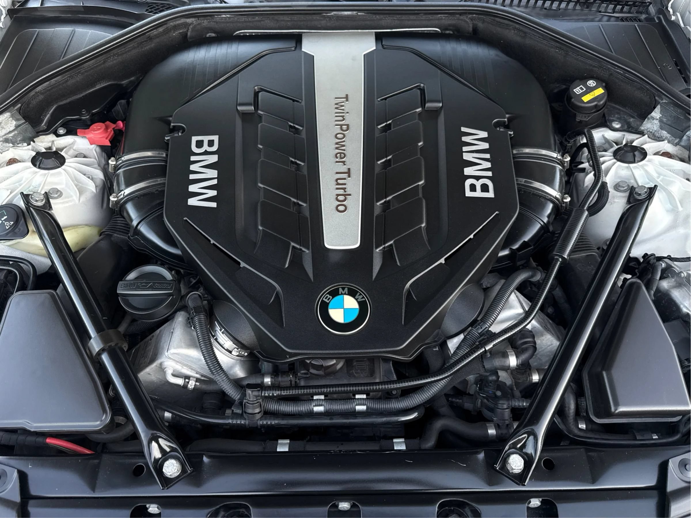 Used 2015 BMW 750Li RWD image 9