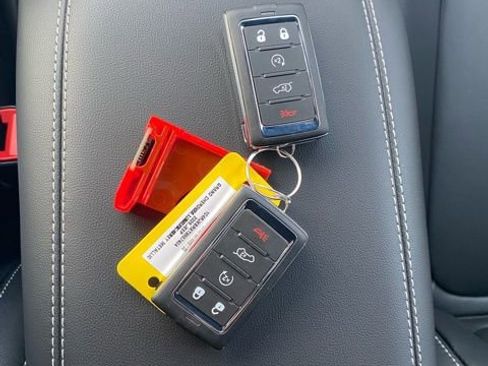 New 2026 Jeep Grand Cherokee L Limited w/ Limited Altitude Package image 24