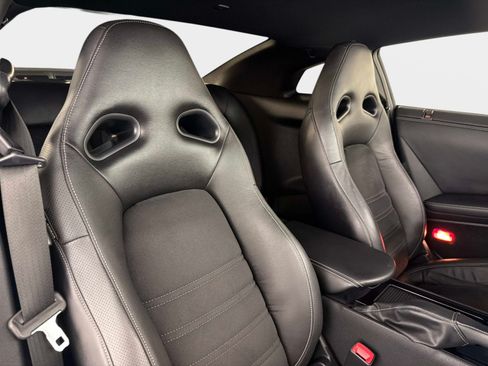Used 2016 Nissan GT-R Premium AWD/4WD image 25