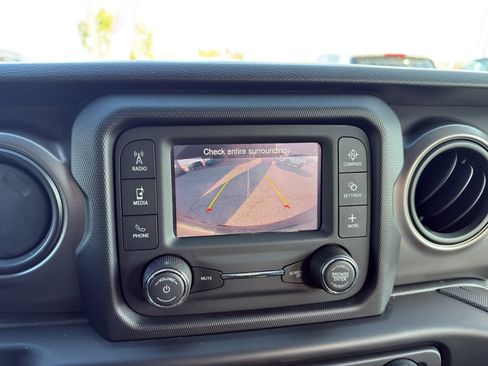 Used 2021 Jeep Wrangler Sport image 17