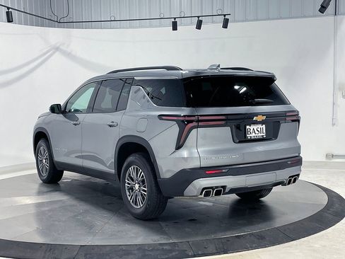 Used 2026 Chevrolet Traverse LT image 14