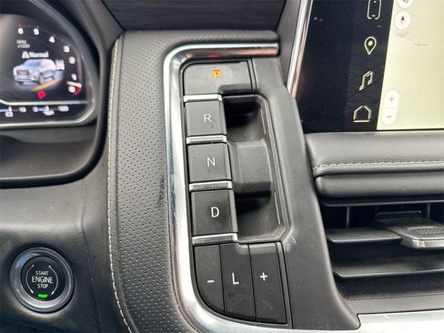 Used 2023 GMC Yukon SLT image 17