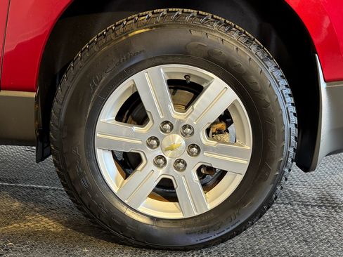 Used 2012 Chevrolet Traverse LT image 8