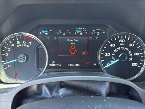 Used 2019 Ford F150 Lariat w/ Equipment Group 502A Luxury AWD/4WD image 12