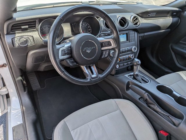Used 2020 Ford Mustang Convertible RWD image 13