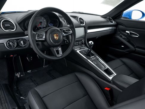 Certified 2025 Porsche 718 Cayman S RWD image 4