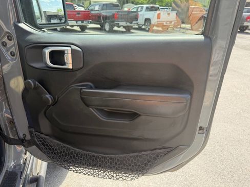 Used 2018 Jeep Wrangler Unlimited Sport AWD/4WD image 17