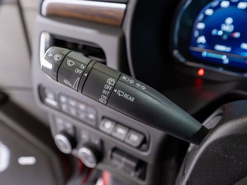 Used 2024 Chevrolet Tahoe High Country w/ Advanced Technology Package AWD/4WD image 29