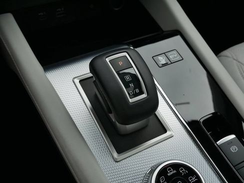 Used 2025 Mitsubishi Outlander SEL AWD/4WD image 25