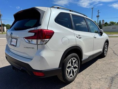 Used 2022 Subaru Forester Premium AWD/4WD image 7