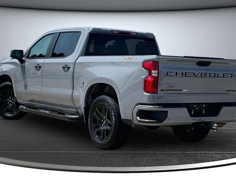 Used 2024 Chevrolet Silverado 1500 Custom w/ Turbomax Blackout Package AWD/4WD image 4